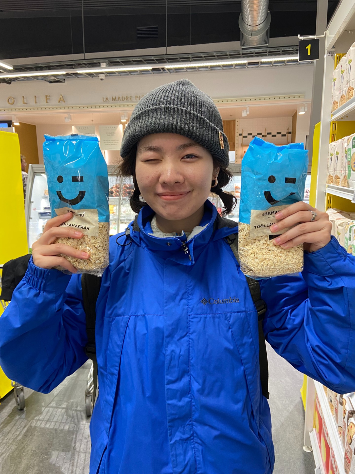 Introduce Hongshuang Fu and her kitchenSet